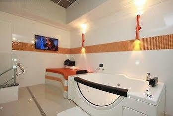 Motel Replay Guarulhos Adults Only ภายนอก รูปภาพ