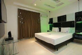 Motel Replay Guarulhos Adults Only ภายนอก รูปภาพ